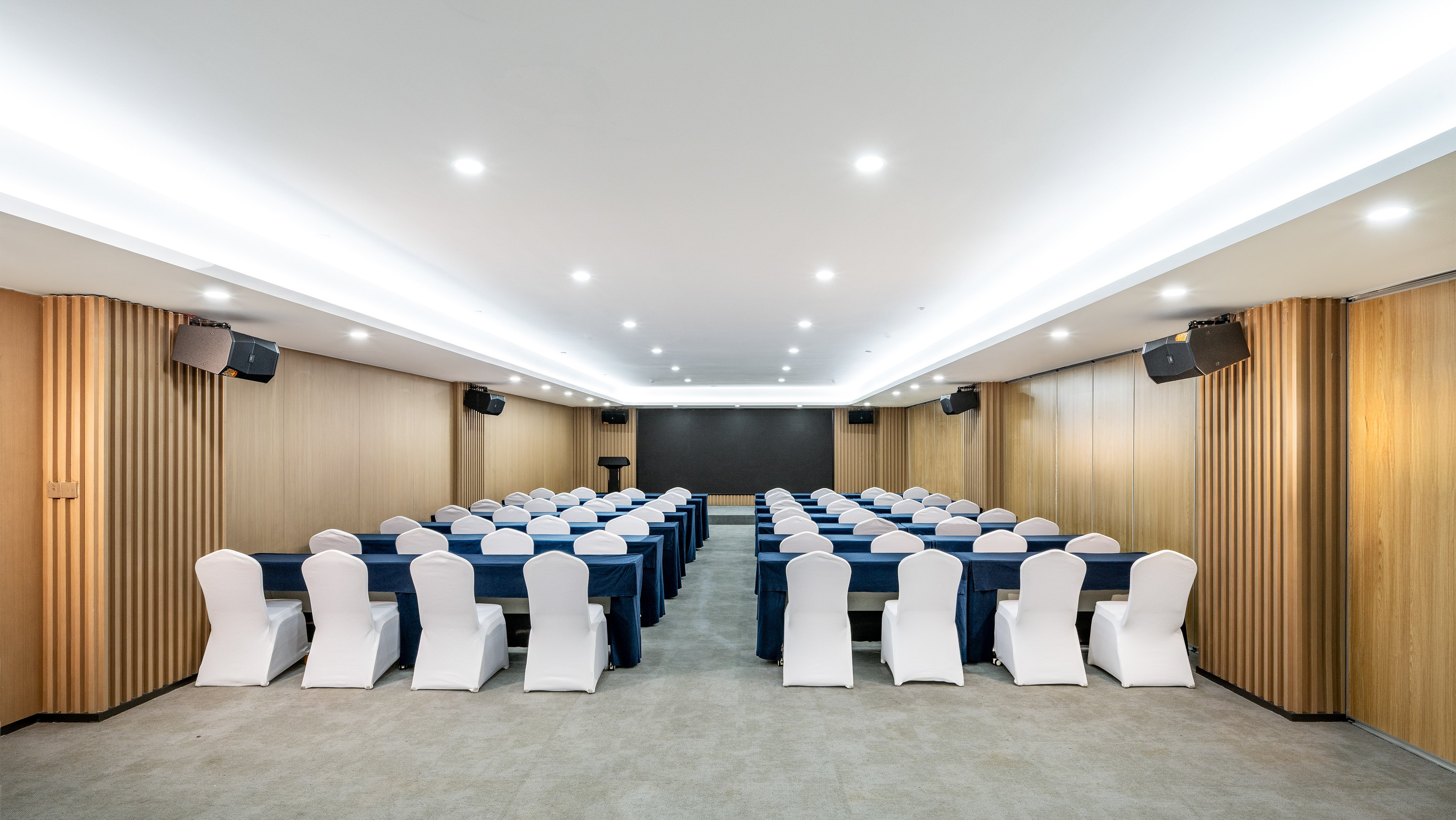 Holiday Inn Express Guangzhou Baiyun Airport T2 by IHG 21/23