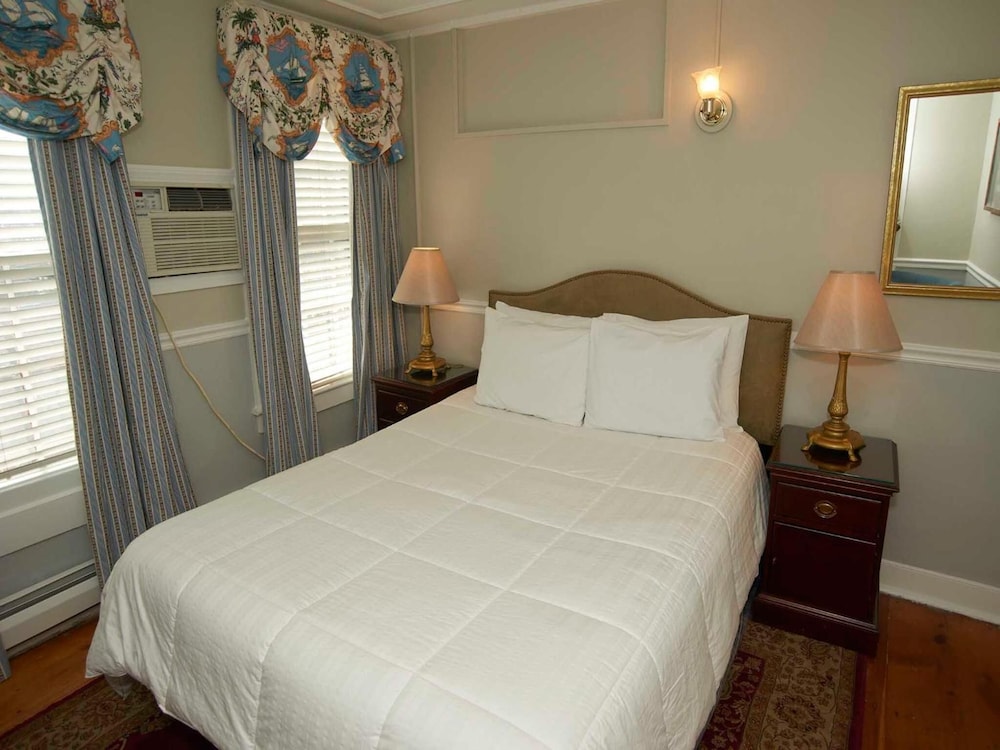 Bellevue House 10/50