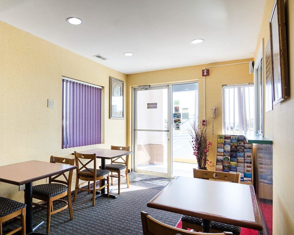 Econo Lodge Fredericksburg Near I-95 29/44