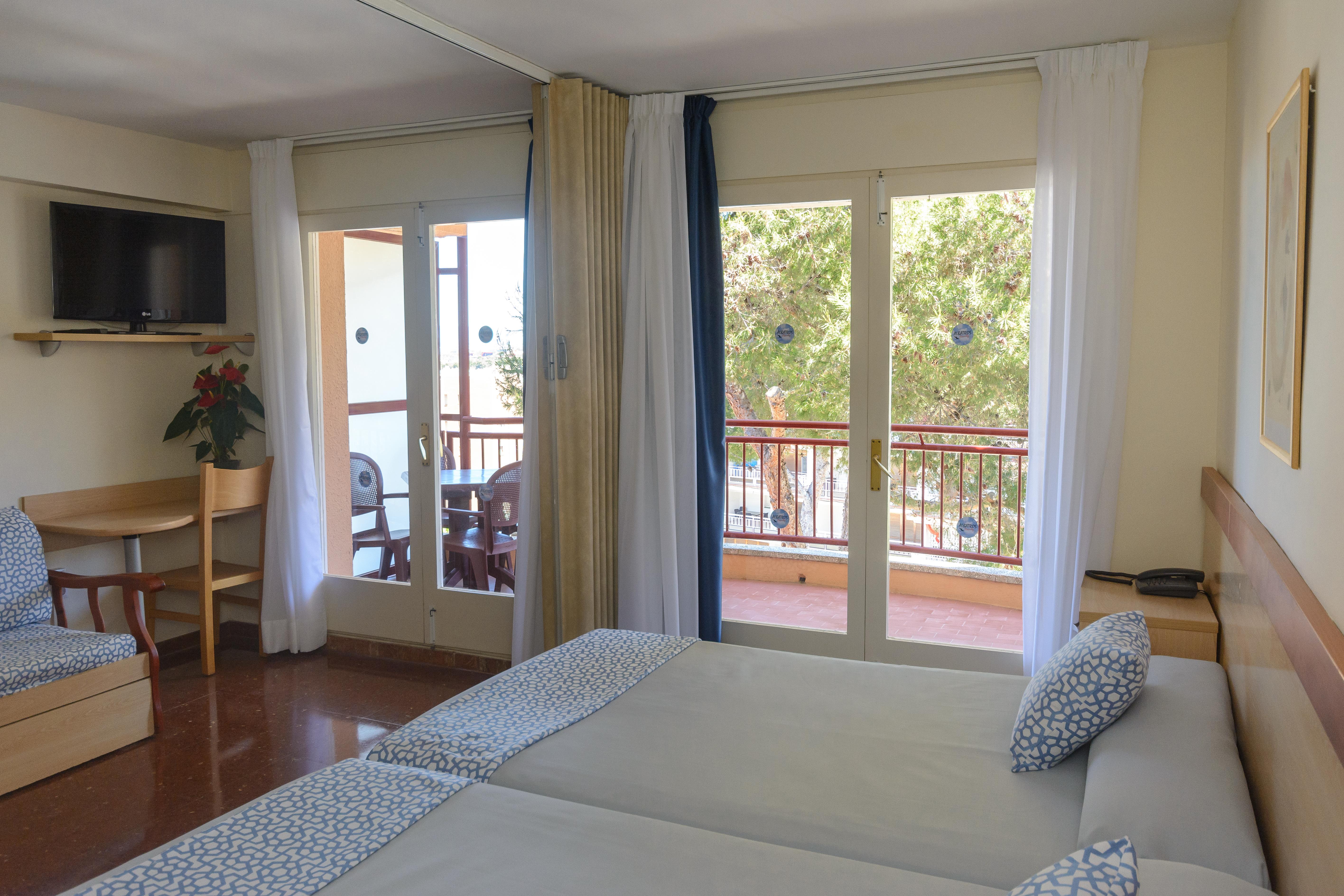 Studio, Triple, Balcony or Terrace