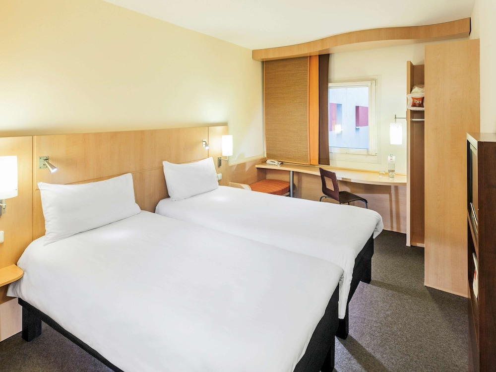 Ibis Praha Old Town 12/70