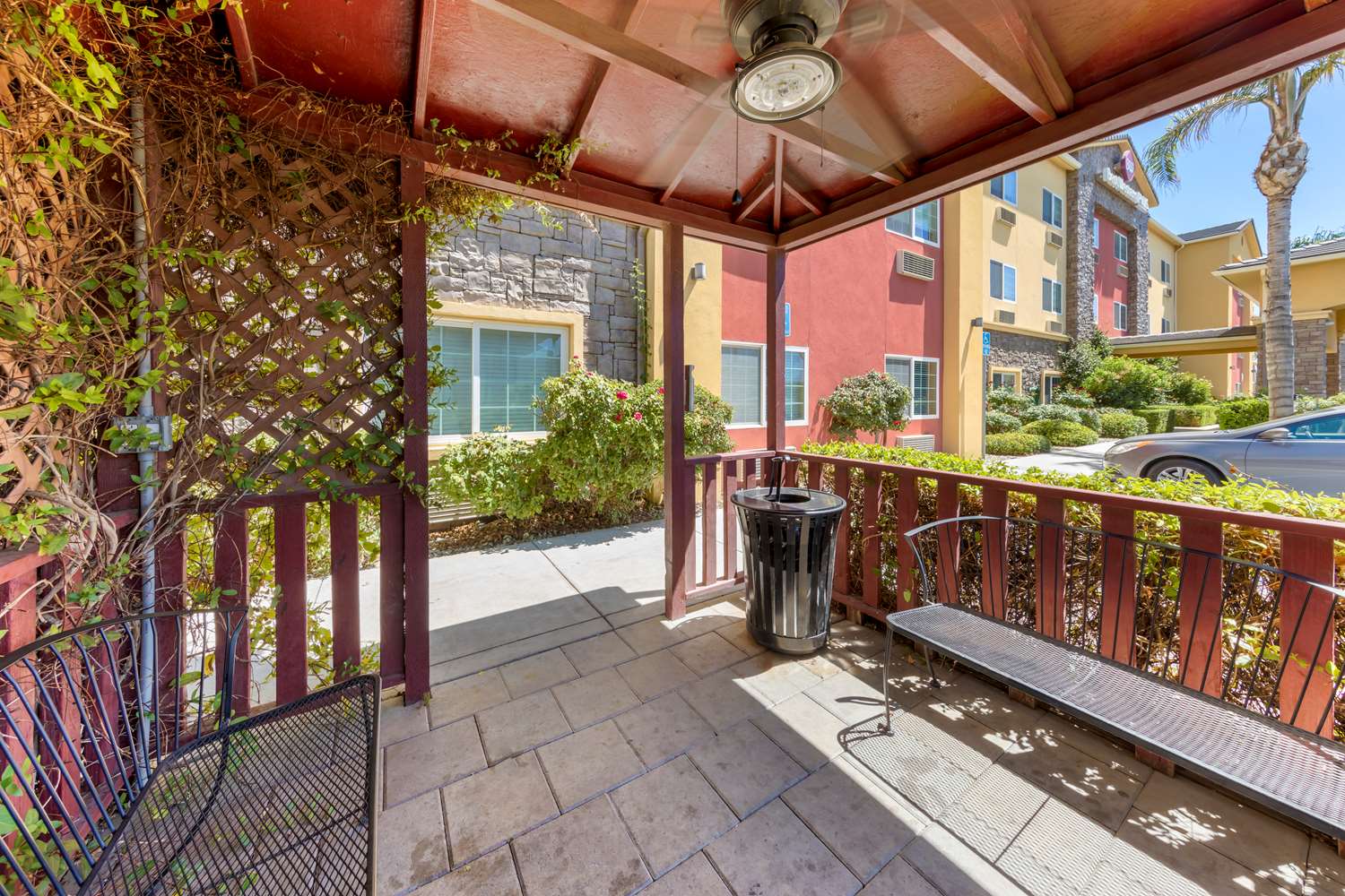 Best Western Plus Wasco Inn & Suites 8/63