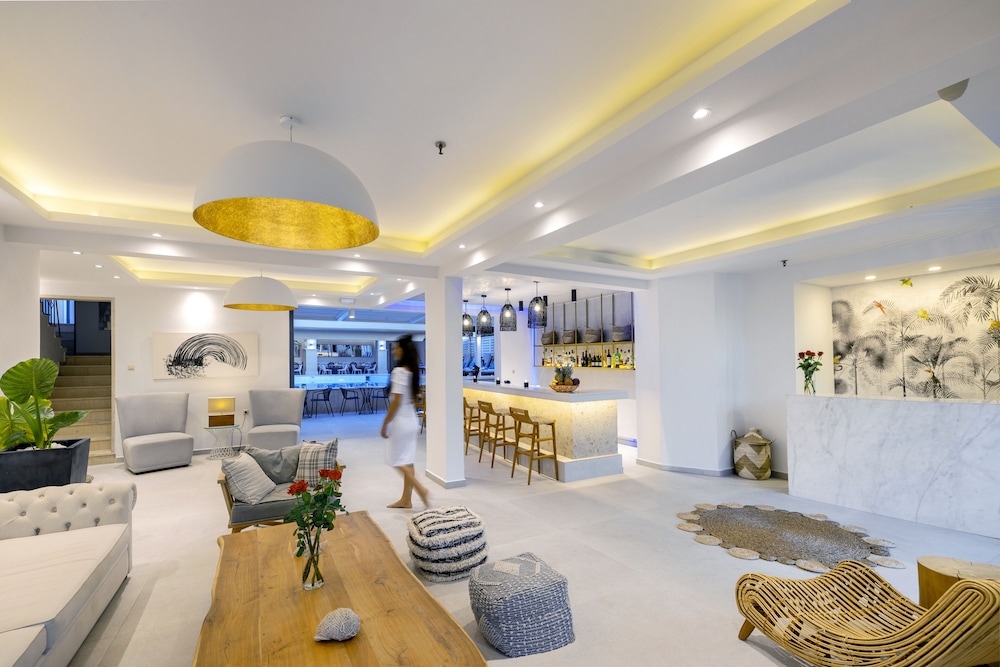 La Stella Suites 12/64