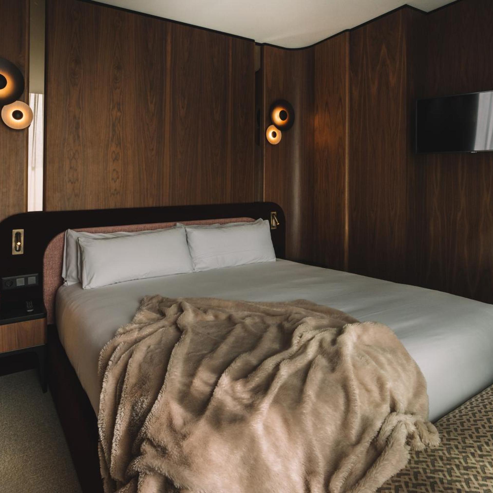جناح بشرفة، Hotel Pinar Plaza 4/7
