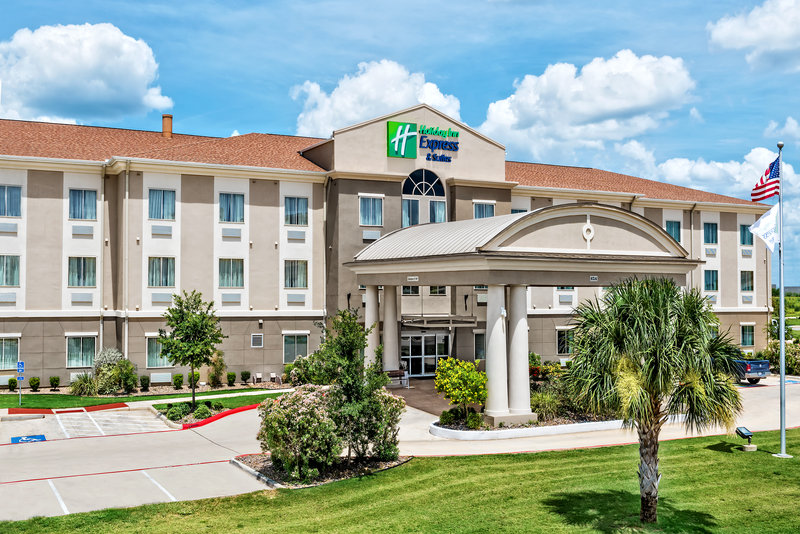 Holiday Inn Express Suites Cotulla 4/32