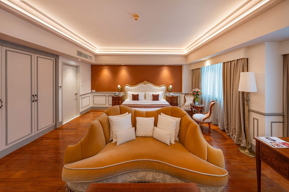 GRAND, CLUB, SUITE