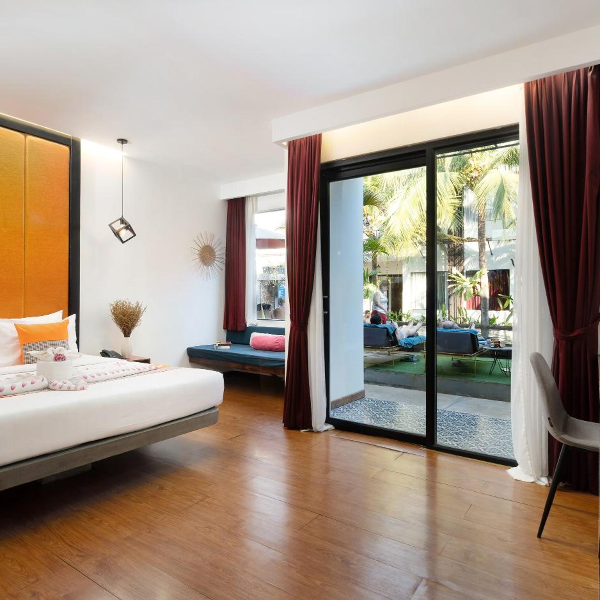 Studio, Double Bed, Pool View, Balcony