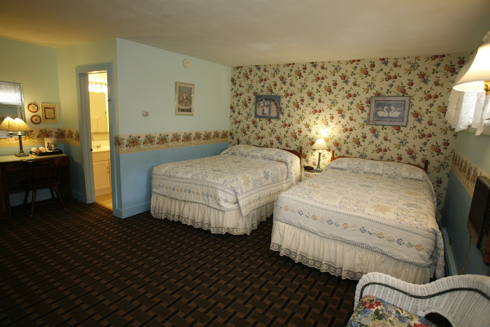 Bennington Motor Inn 8/35