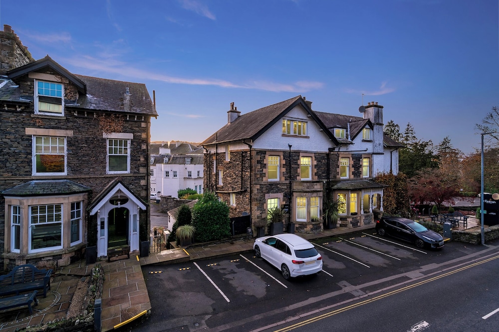 Cranleigh Boutique 35/46