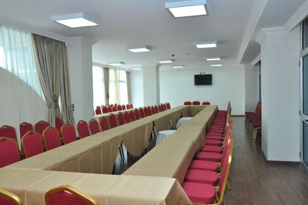 Afropolitan Hotel 28/36