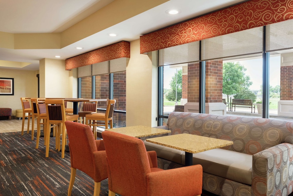 Hampton Inn West Des Moines Lake Drive 32/43