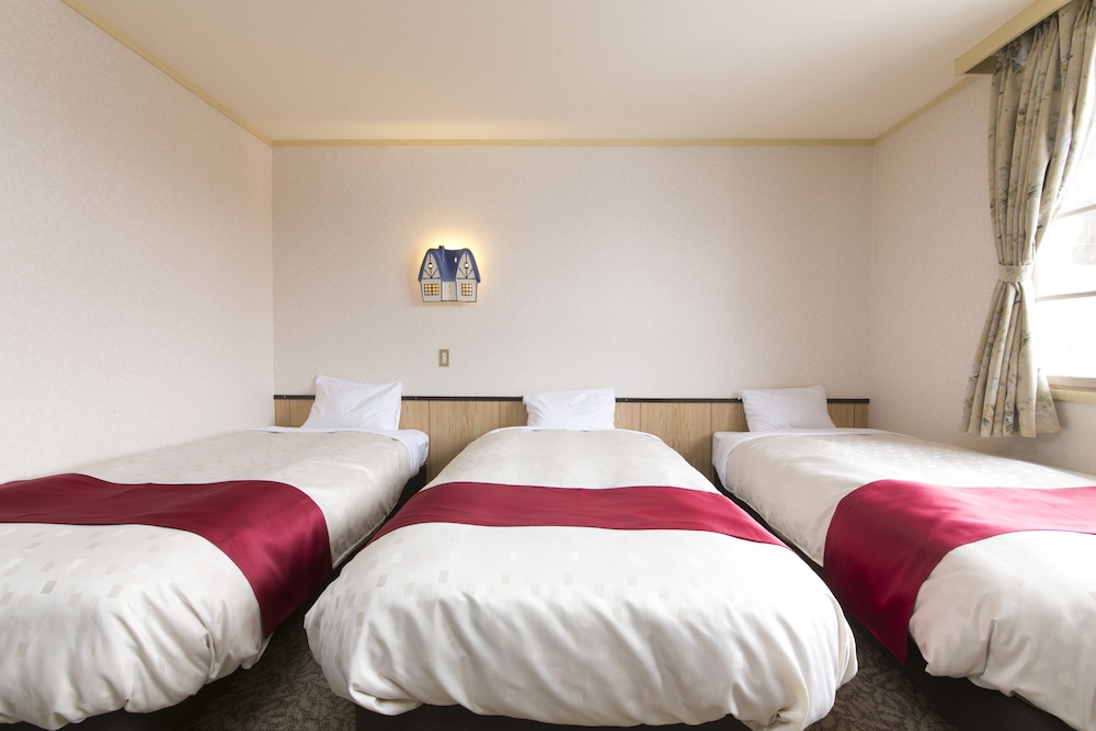 ROOM, TRIPLE