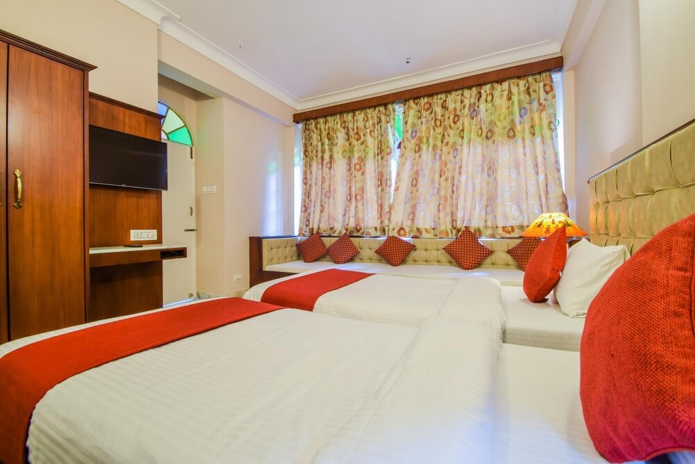 HOTEL RAJ PALACE 6/50