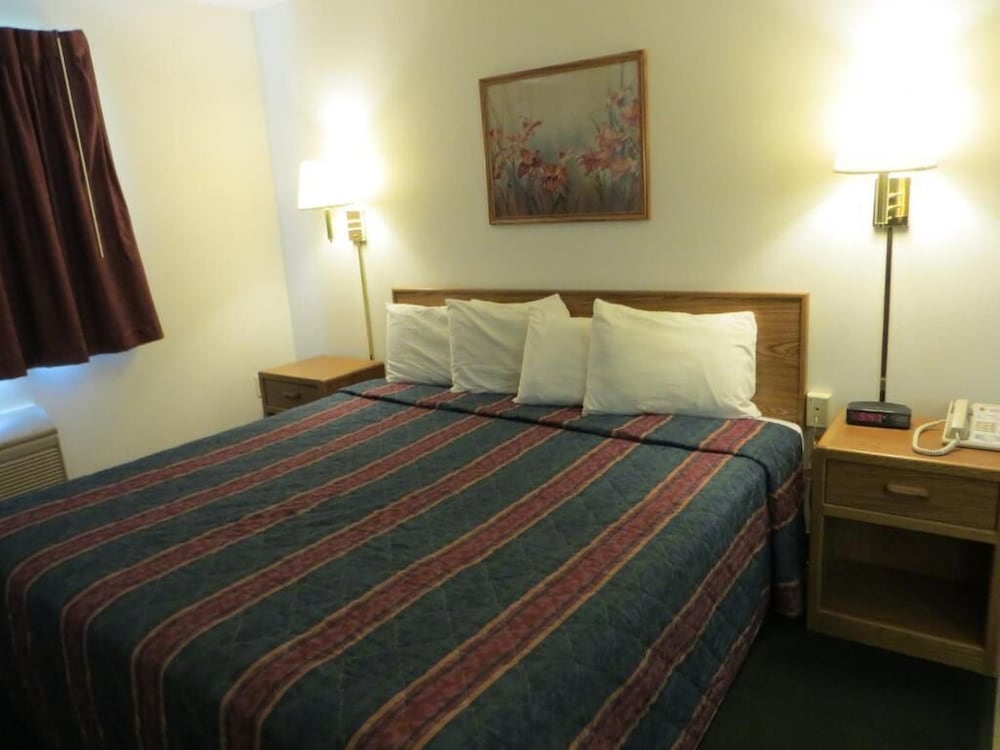 AmeriVu Inn and Suites-Stanley 14/47