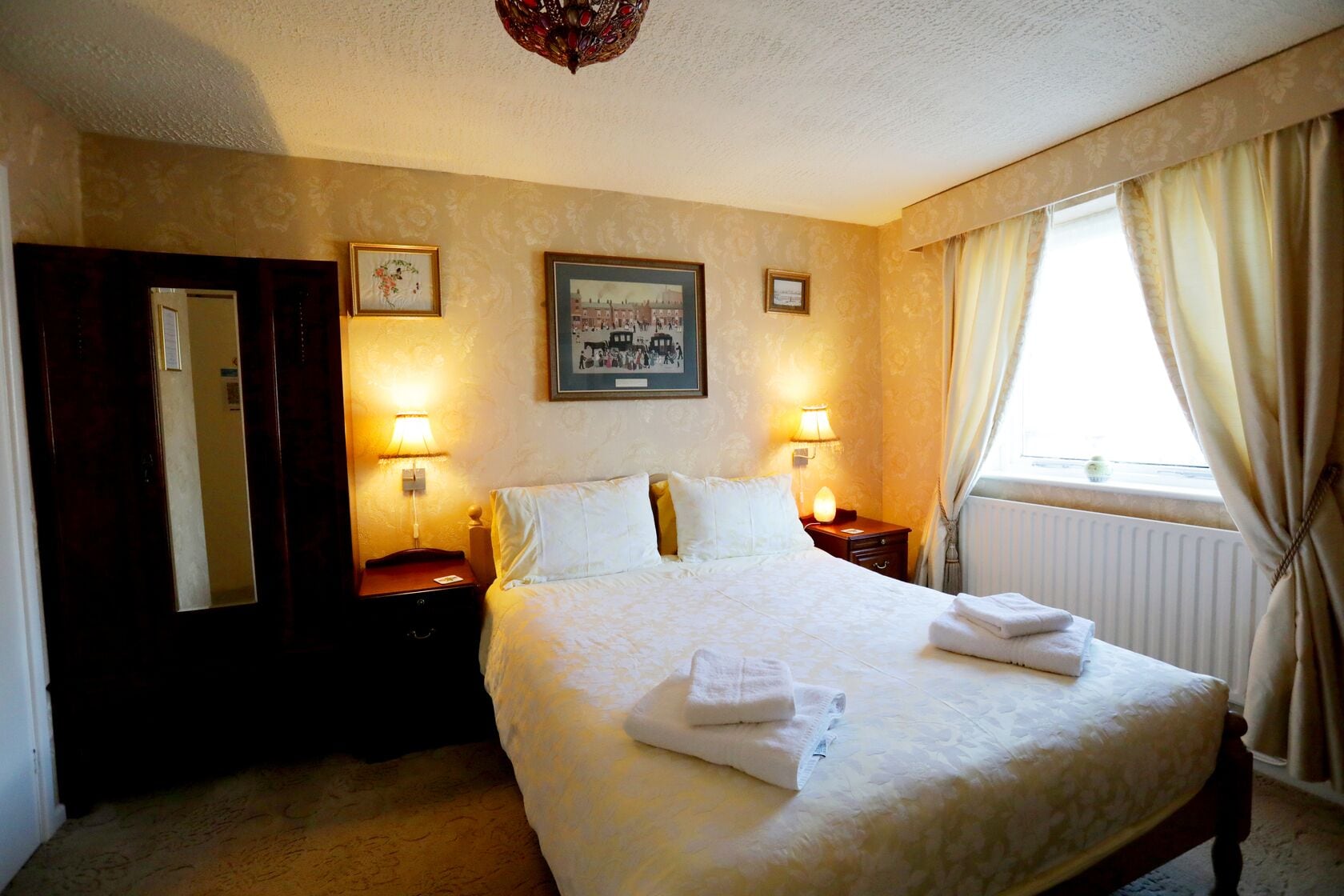 Suite, King and Twin Beds