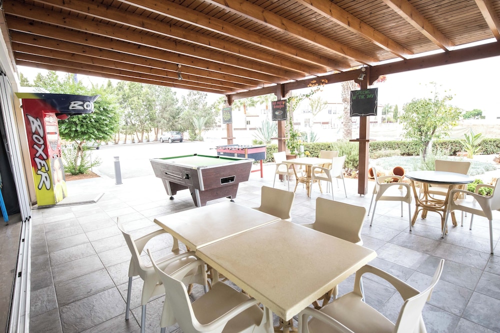DebbieXenia Hotel Apartments 28/45