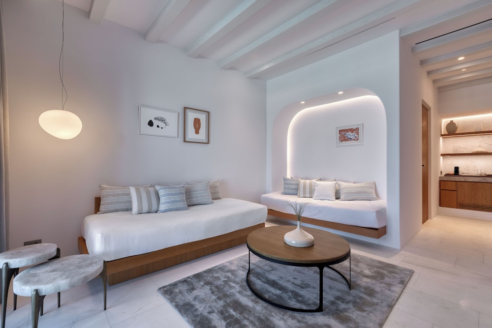 1 Bedroom, Pool, Deluxe, Suite, King Bed