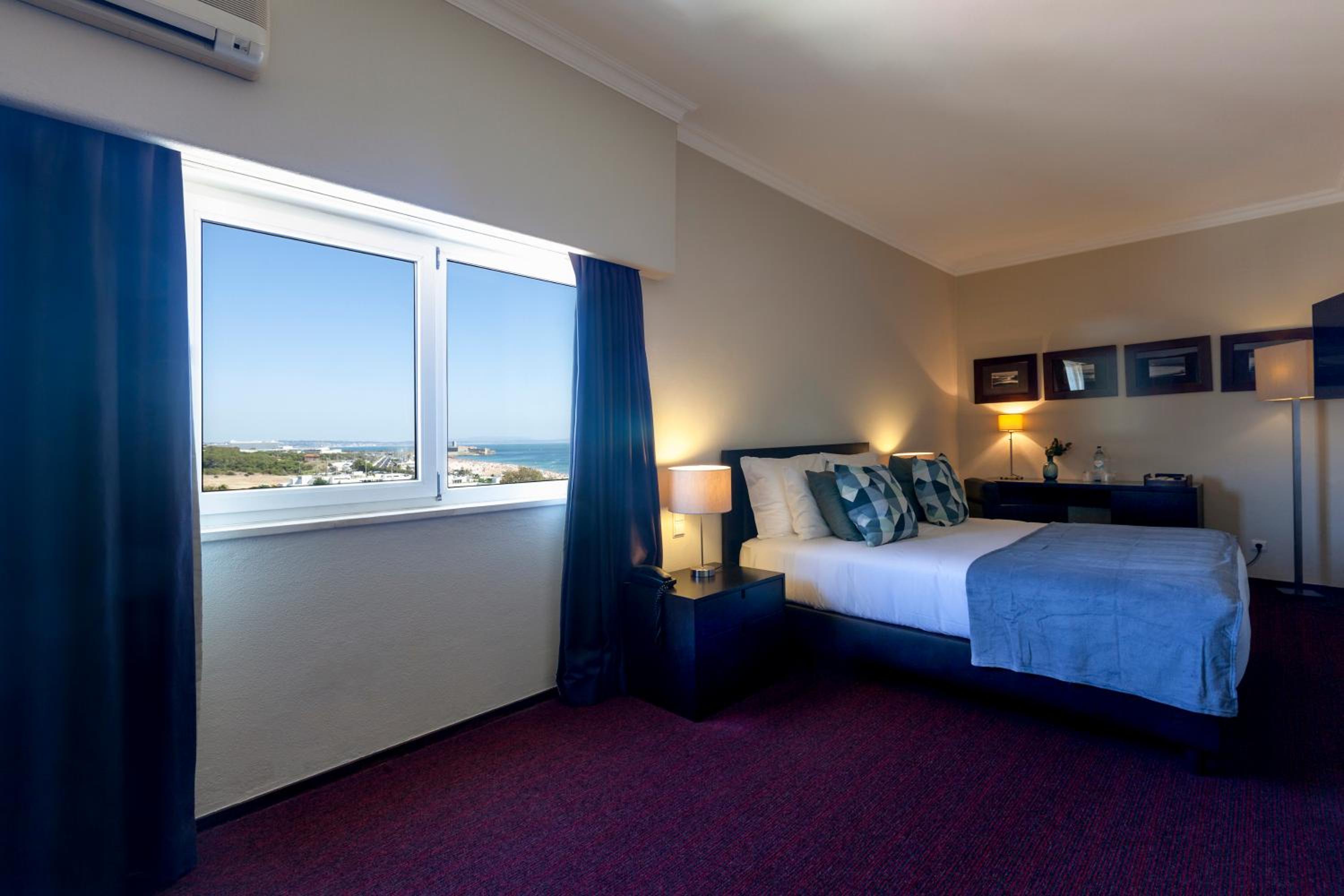 Junior Suite, Double Bed, Sea View, Balcony 2/4