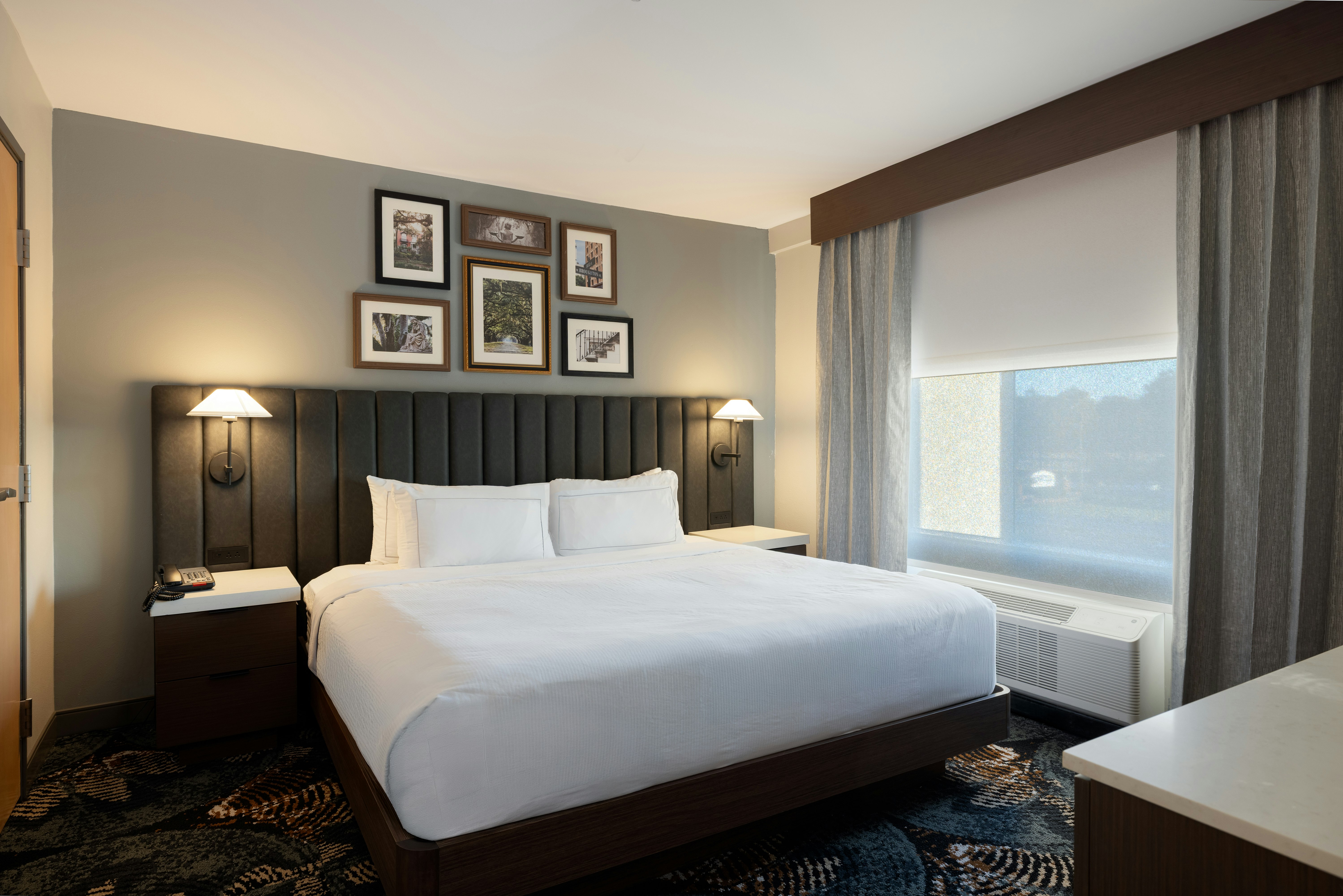 استوديو بسرير كينج لذوي الإعاقة، DoubleTree by Hilton Hotel Savannah Airport 4/10