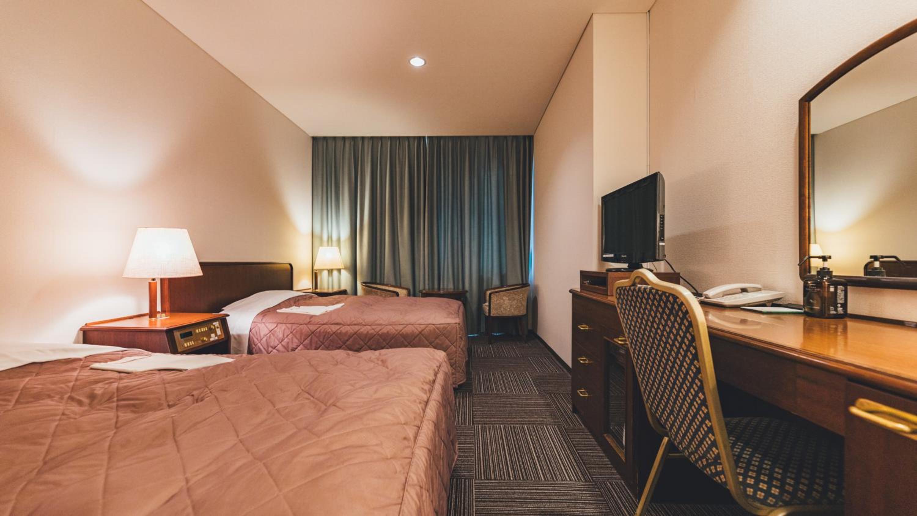 Urban Hotel 18/37