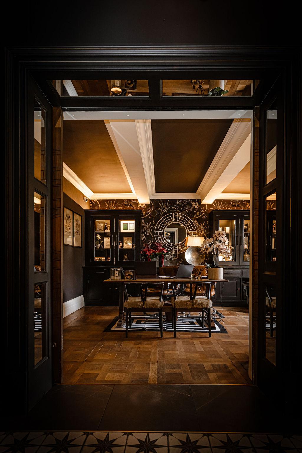 Manor House Lindley 22/31