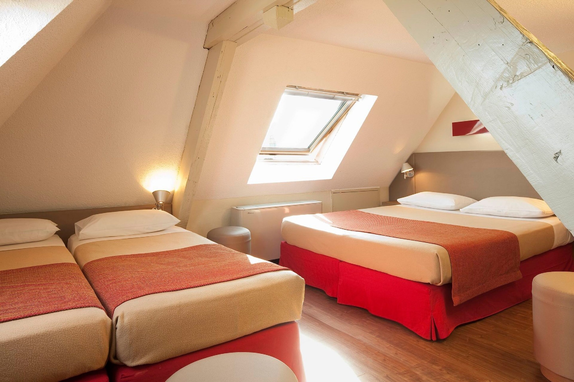 ROOM, TRIPLE, ATTIC
