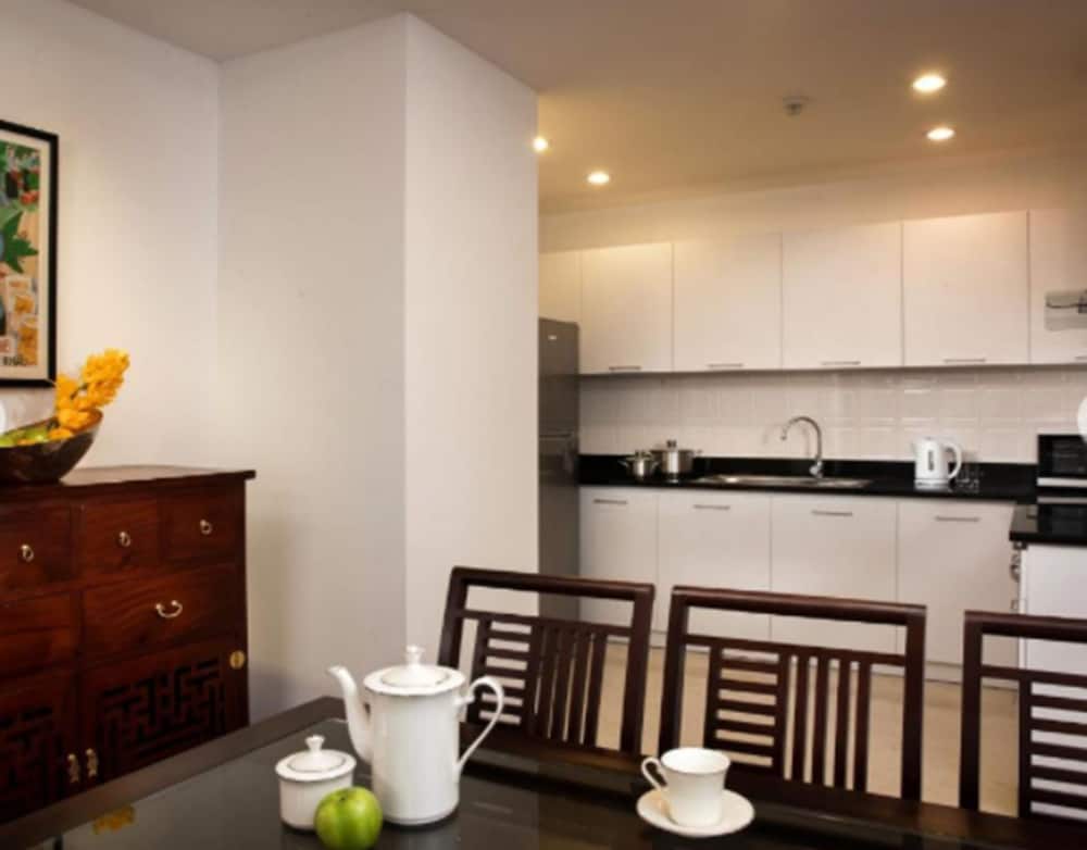 Elegant Suites Westlake 11/72