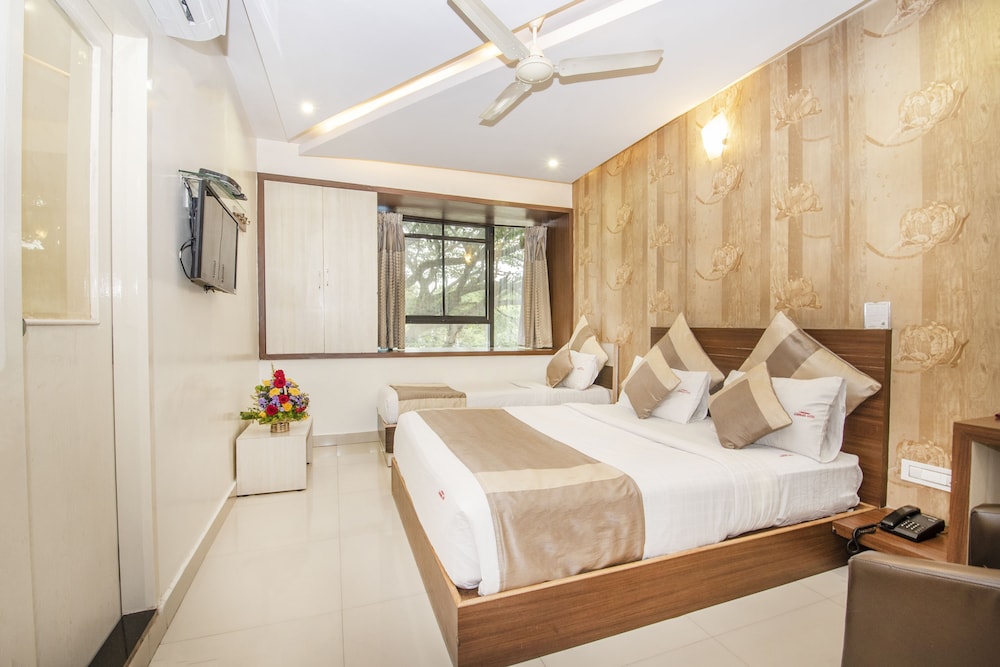 Aishwarya Suites 14/68