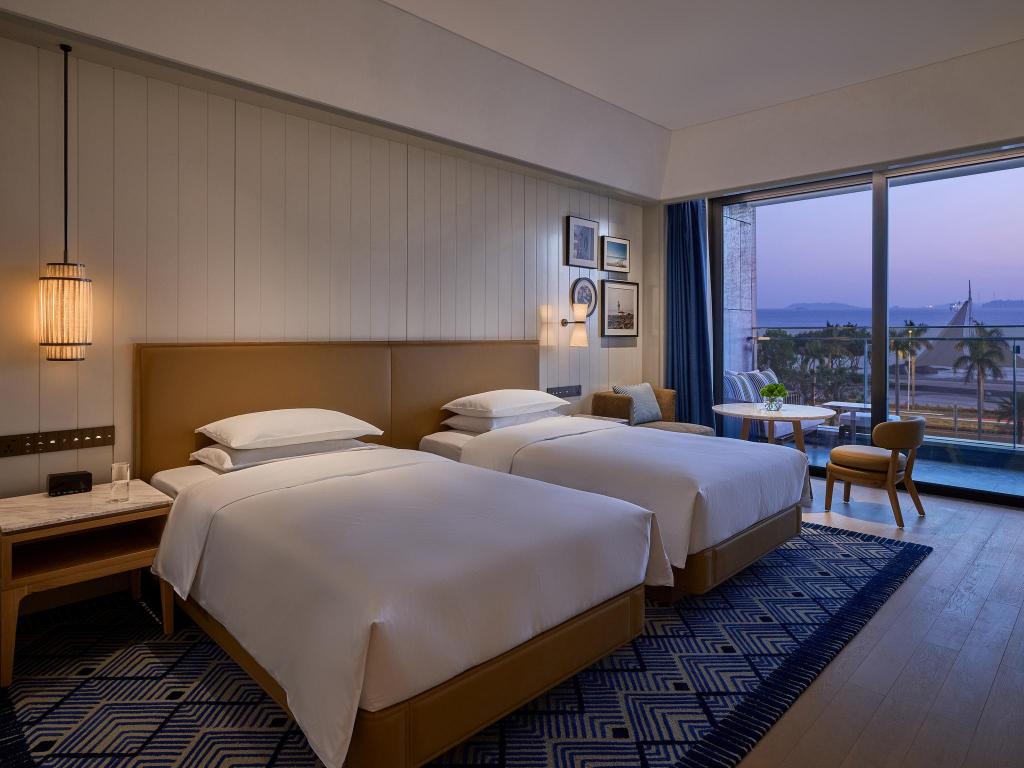 Hyatt Centric Ocean Front Xiamen 16/48