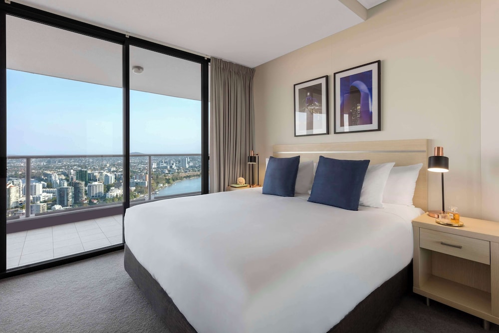Oaks Brisbane Aurora Suites 19/74