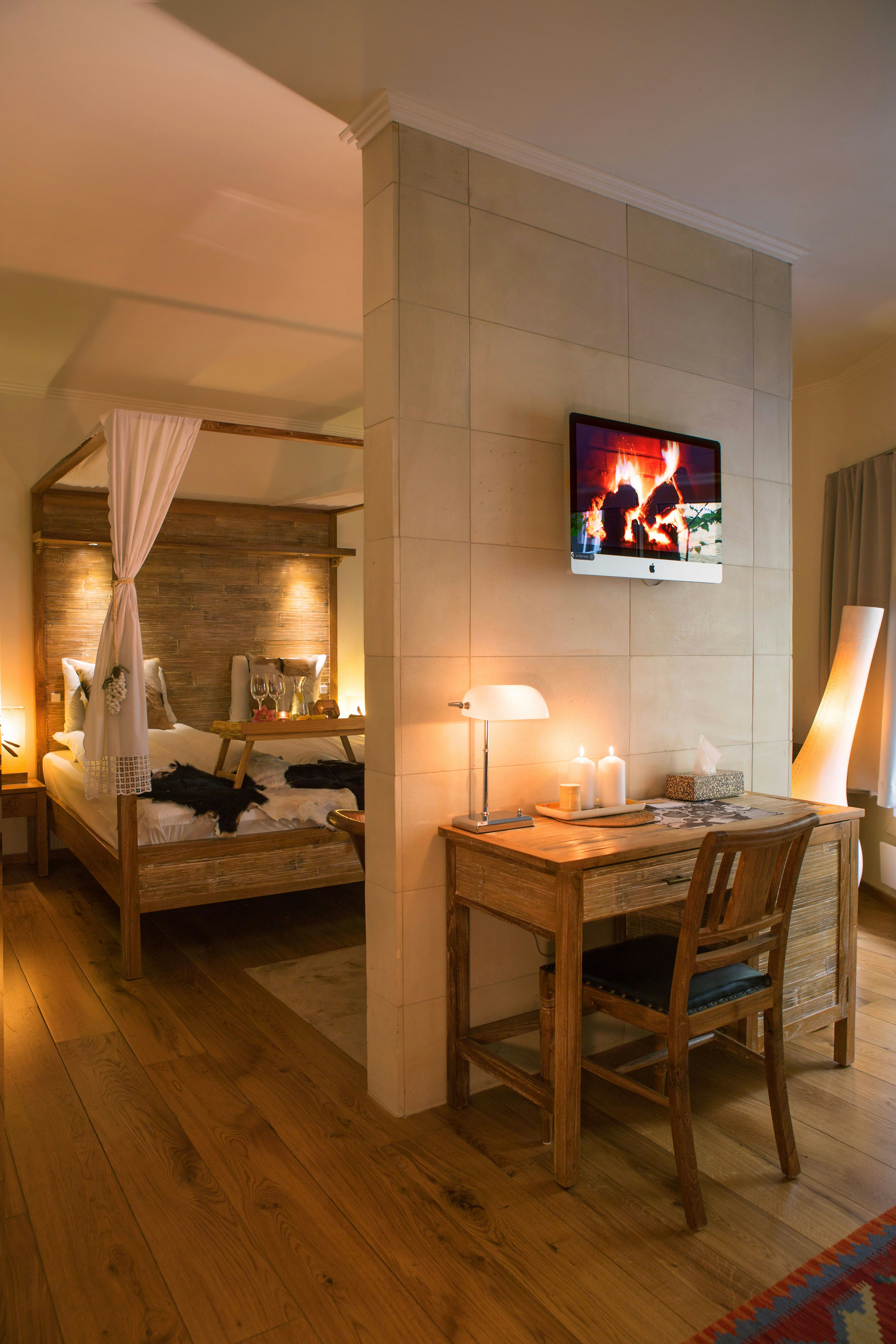 Carlton Hotel 14/25