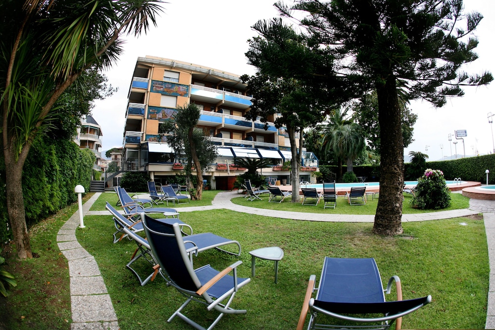 Garden Lido 28/50