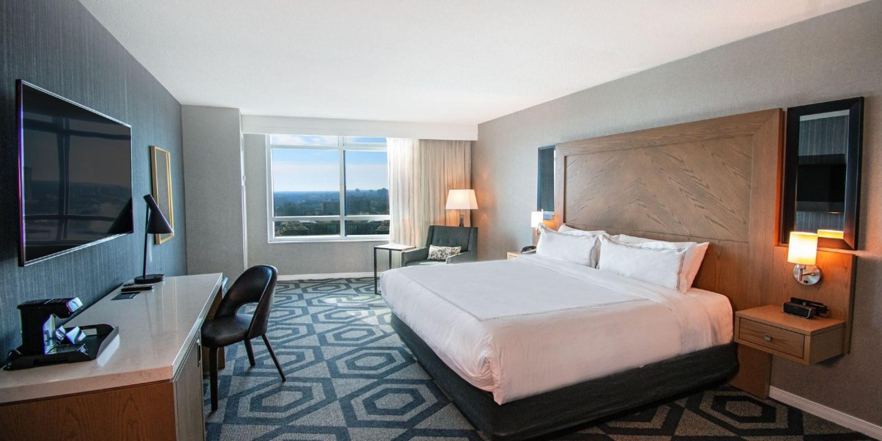 Deluxe, King Bed, City View, Augustus Tower