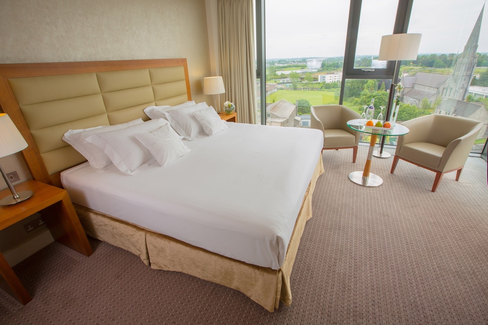 SHERATON ATHLONE HOTEL 8/49