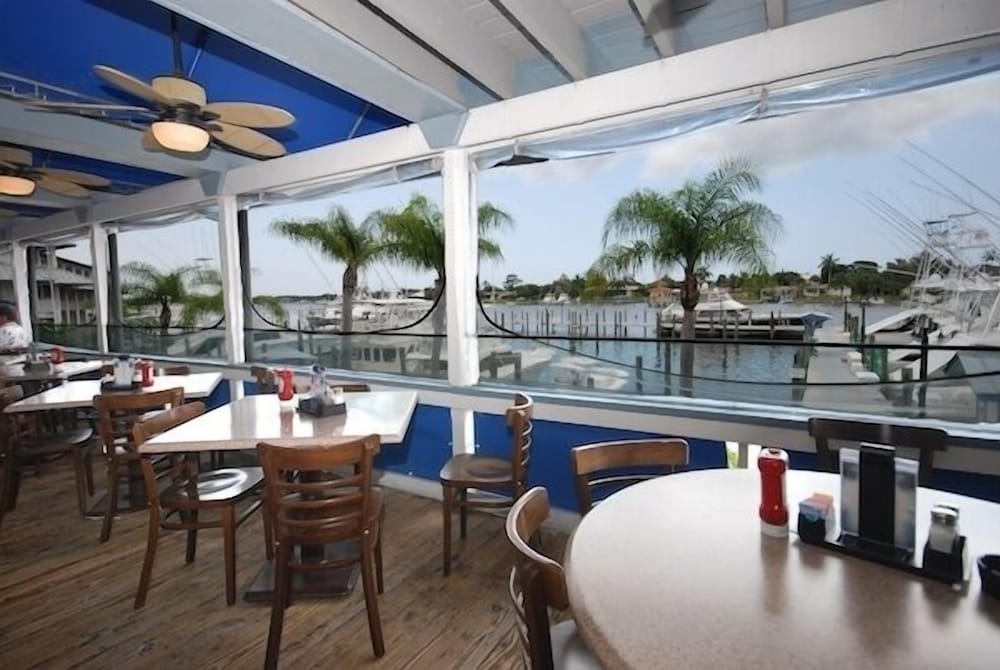 Pirates Cove Resort and Marina 21/36