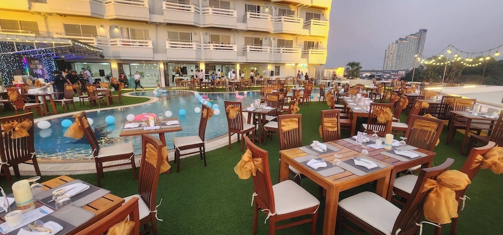 Grand Jomtien Palace Hotel 28/42
