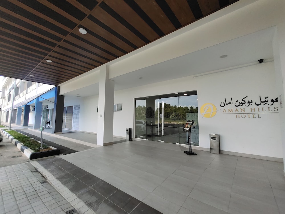 Aman Hills Hotel 36/40