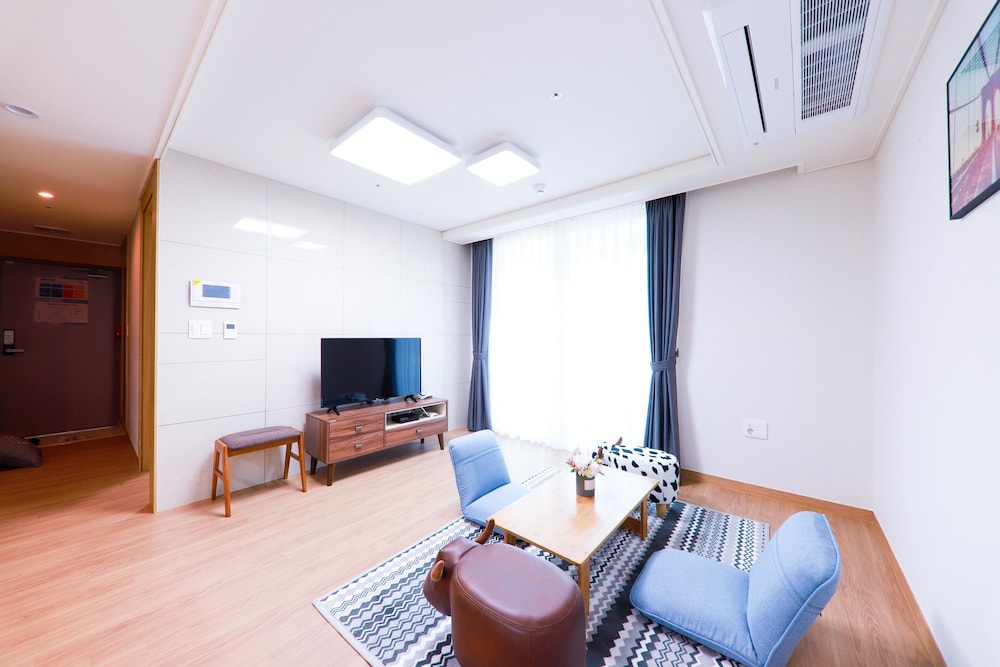 Geoje Leein Stay Hotel 13/23