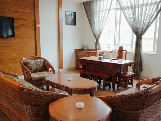 Longju Hotel 20/25