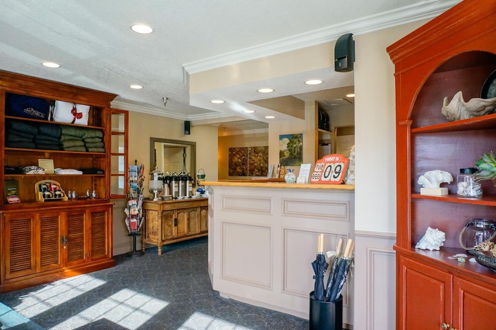 Sand Pebbles Inn 9/34