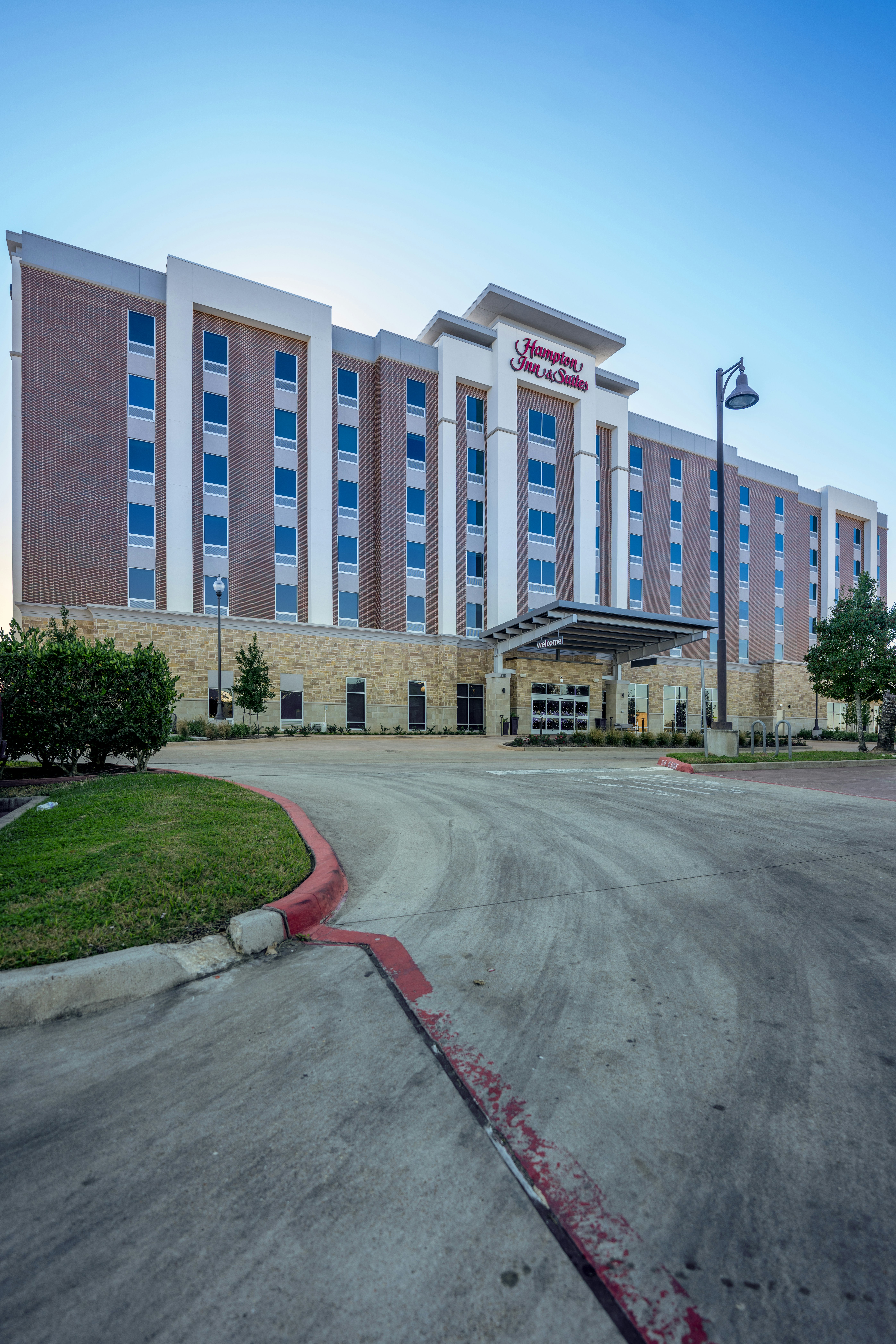 Hampton Inn Suites Houston Sugar Land 28/34