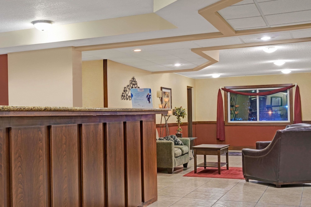 Super 8 By Wyndham Monticello 6/22