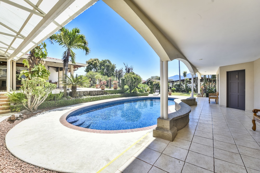 La Riviera Hotel Bed And Breakfast 24/50