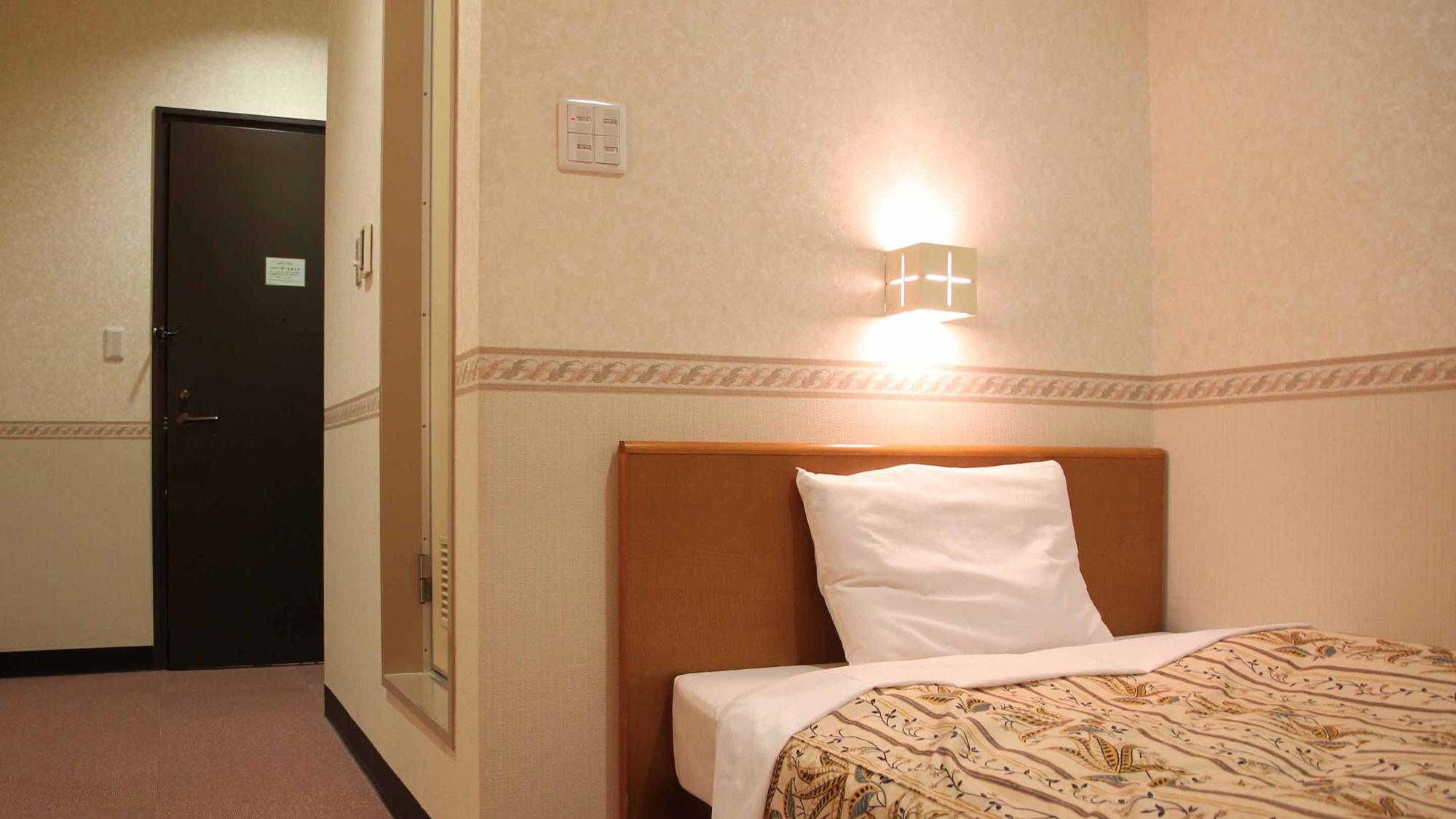 Room, Single, River View, Unit Bath