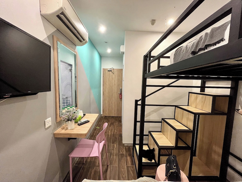 Apple 1 Hotel Queensbay 55/64