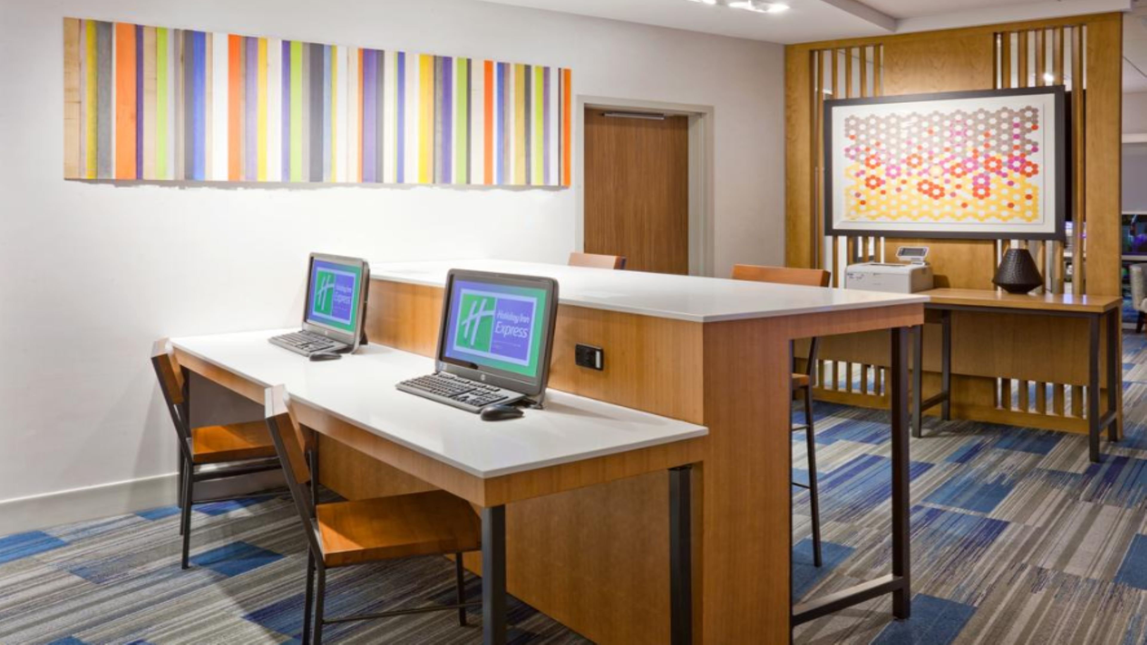 Holiday Inn Express Hotel & Suites Ripley 64/68