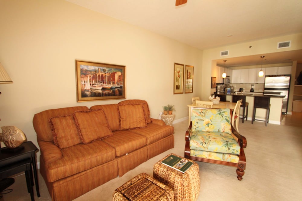 Grand Panama Beach Resort by Emerald View Resorts 38/77