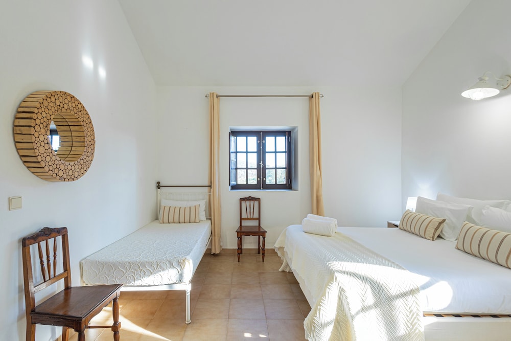 House, Queen Bed, Garden View, Sofa