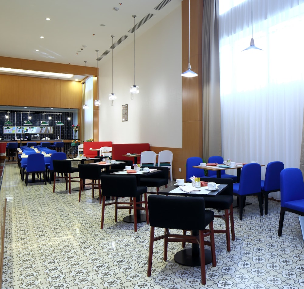 بارك إن باي راديسون نجران(Park Inn by Radisson Najran) 56/66
