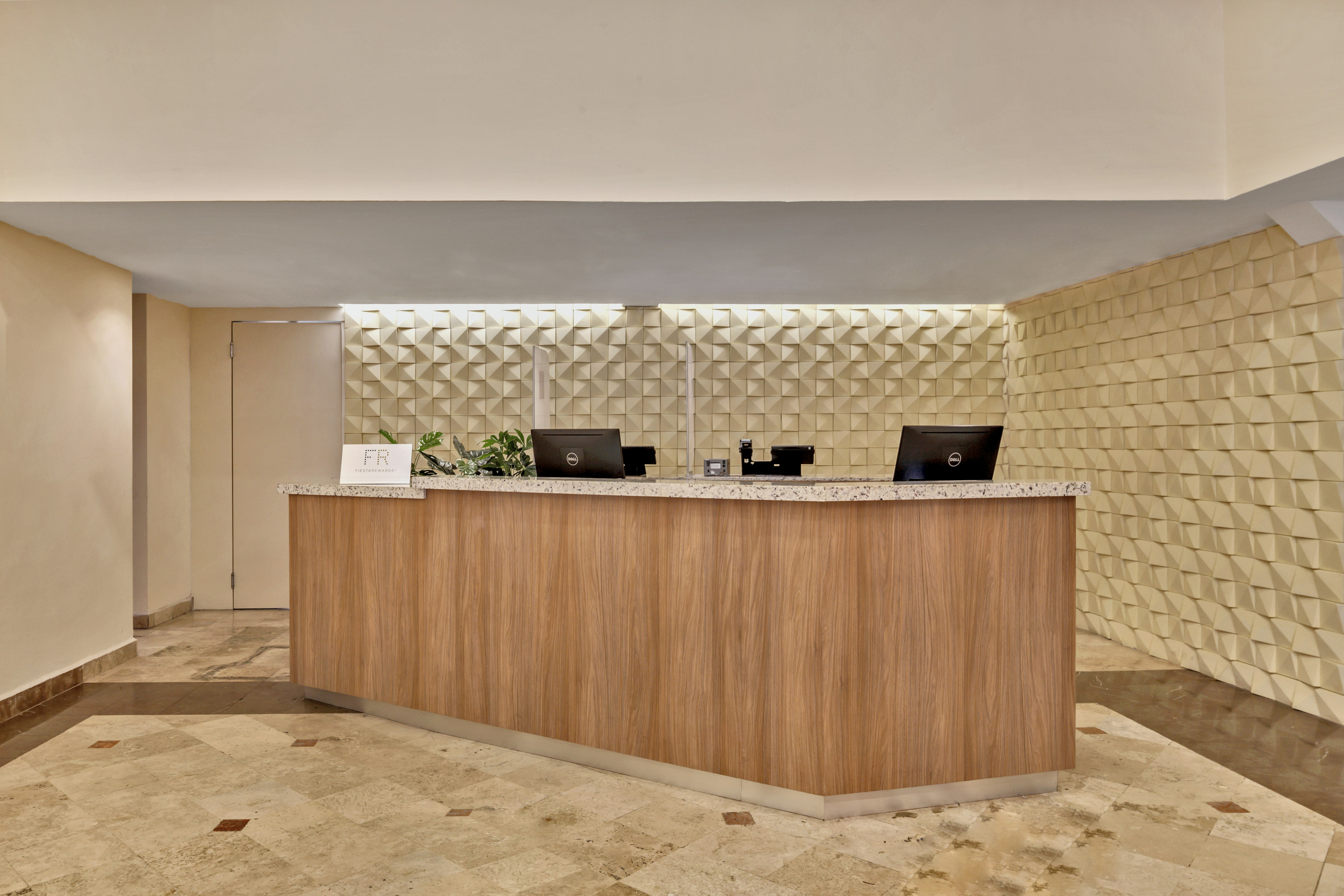 Fiesta Inn Cuernavaca 3/50
